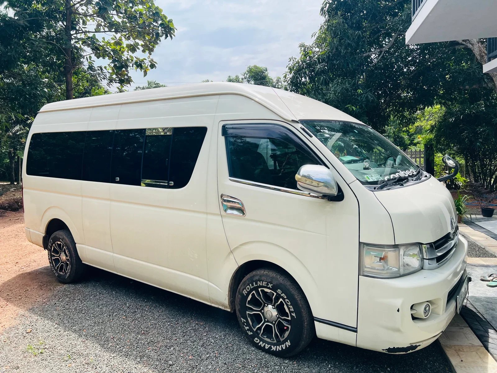TOYOTA HIACE (KDH) VAN