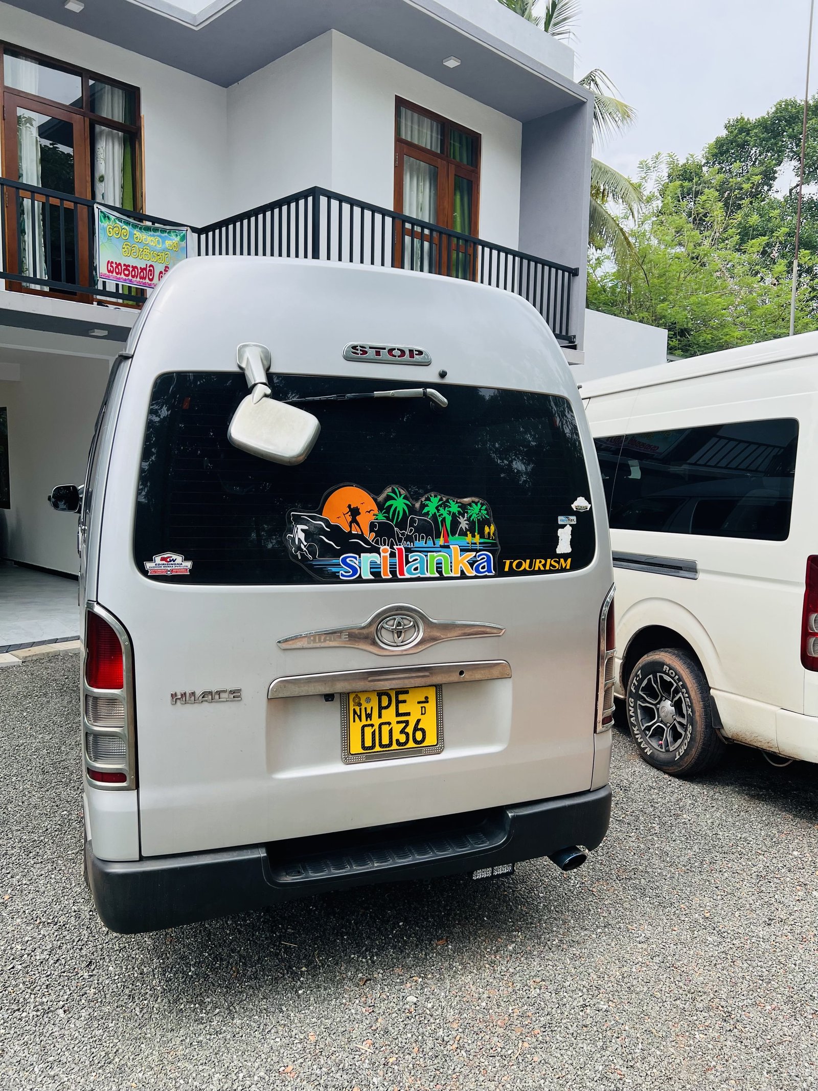 TOYOTA HIACE (KDH) VAN